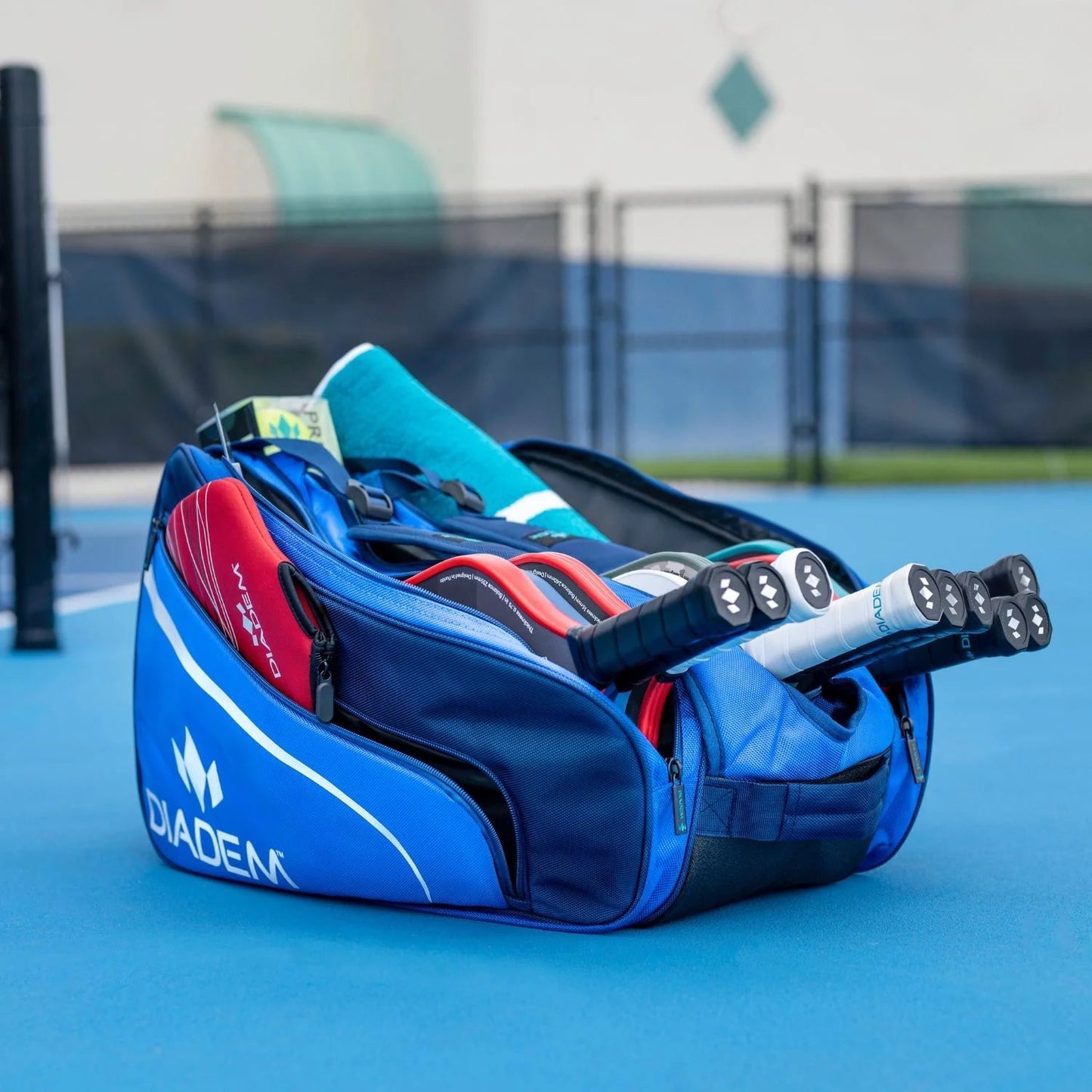 TOUR V2 PADDLE BAG - Grip On Golf & Pickleball Zone